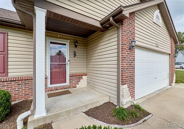 Photo 3 of Single family home for sale at 209 Gentle Pine Ln, Winfield, MO 63389 | MLS# MIS26059936 | Listing updated on 2026-10-06