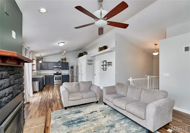 Photo 4 of Single family home for sale at 209 Gentle Pine Ln, Winfield, MO 63389 | MLS# MIS26059936 | Listing updated on 2026-10-06