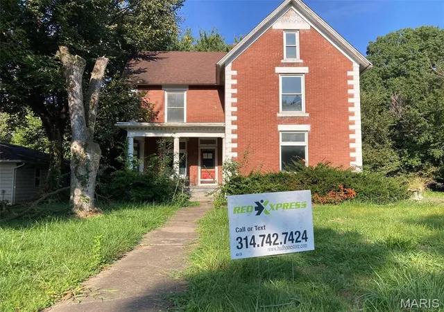 Photo 1 of Sale Pending at 711 Walnut St, Fulton, MO 65251 | MLS# MIS26059937 | Listing updated on 2026-09-29