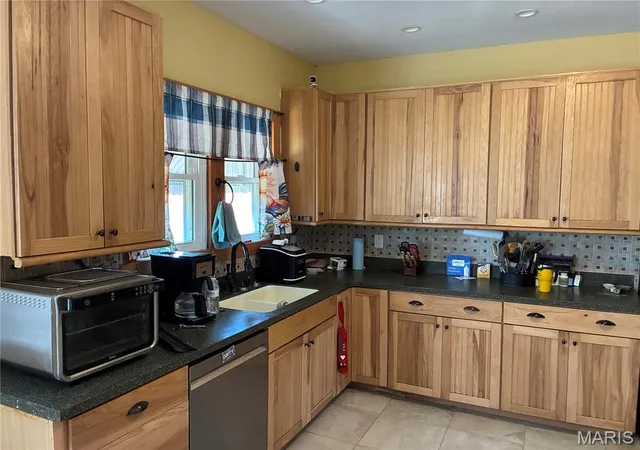 Photo 4 of Single family home for sale at 541 Ripson Brg Ave, Sorento, IL 62086 | MLS# MIS26059962 | Listing updated on 2026-10-19