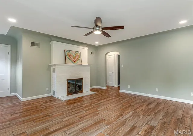 Photo 4 of Single family home for sale at 325 W Liberty St, Columbia, IL 62236 | MLS# MIS26059967 | Listing updated on 2026-09-23