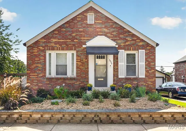 Photo 1 of Single family home for sale at 5348 Sunshine Dr, Saint Louis, MO 63109 | MLS# MIS26059983 | Listing updated on 2026-09-22