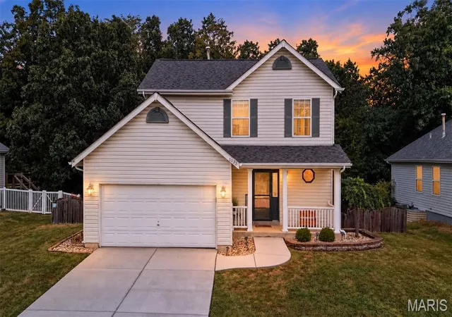 Photo 3 of Single family home for sale at 1033 Providence Pointe Dr, Wentzville, MO 63385 | MLS# MIS26059994 | Listing updated on 2026-09-25