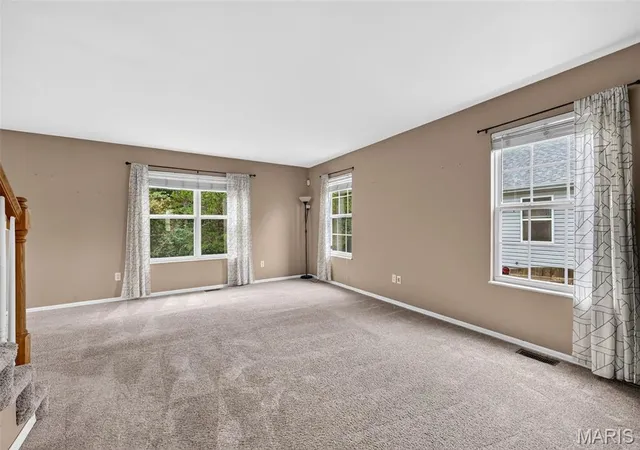 Photo 4 of Single family home for sale at 1033 Providence Pointe Dr, Wentzville, MO 63385 | MLS# MIS26059994 | Listing updated on 2026-09-25