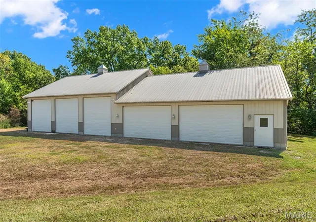 Photo 3 of Single family home for sale at 2267 Lewis Ln, Villa Ridge, MO 63089 | MLS# MIS26059995 | Listing updated on 2026-09-24