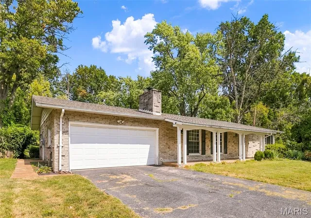 Photo 2 of Single family home for sale at 1505 Claudine Dr, Saint Louis, MO 63138 | MLS# MIS26059996 | Listing updated on 2026-09-17