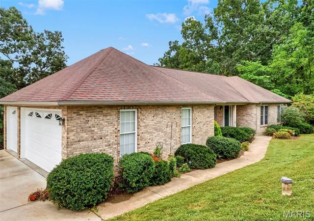 Photo 3 of Single family home for sale at 74 Forest Hills Dr, Washington, MO 63090 | MLS# MIS26060005 | Listing updated on 2026-10-06