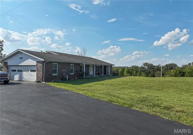 Photo 3 of Single family home for sale at 48 Pcr 852, Perryville, MO 63775 | MLS# MIS26060008 | Listing updated on 2026-09-25