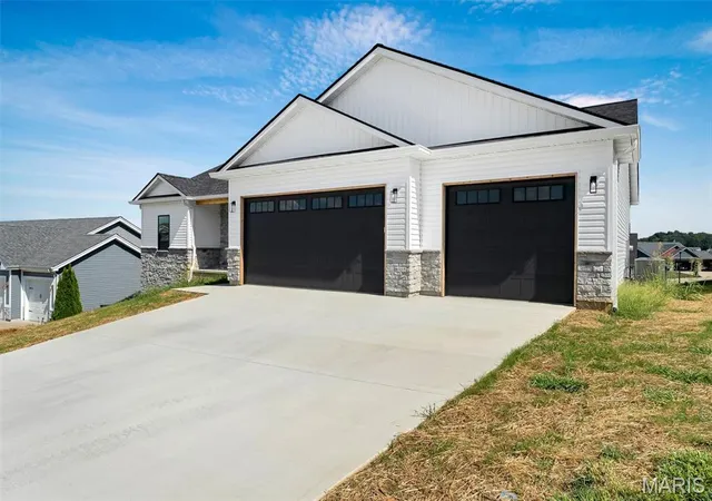 Photo 3 of Single family home for sale at 2916 Shirley Close Rd, Washington, MO 63090 | MLS# MIS26060009 | Listing updated on 2026-10-10