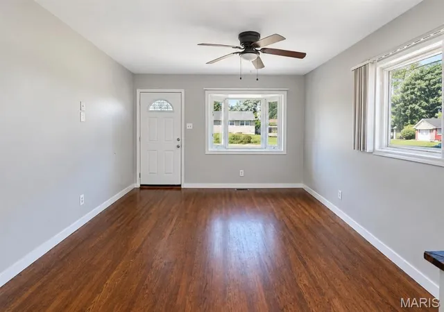 Photo 3 of Single family home for sale at 452 Shepley Dr, Saint Louis, MO 63137 | MLS# MIS26060010 | Listing updated on 2026-09-18