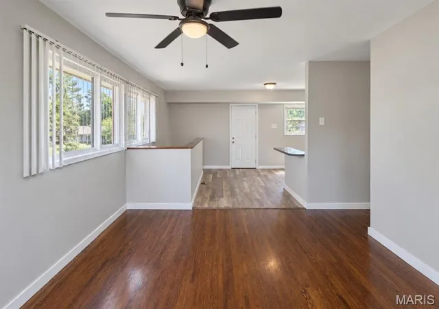 Photo 3 of Single family home for sale at 452 Shepley Dr, Saint Louis, MO 63137 | MLS# MIS26060010 | Listing updated on 2026-09-18