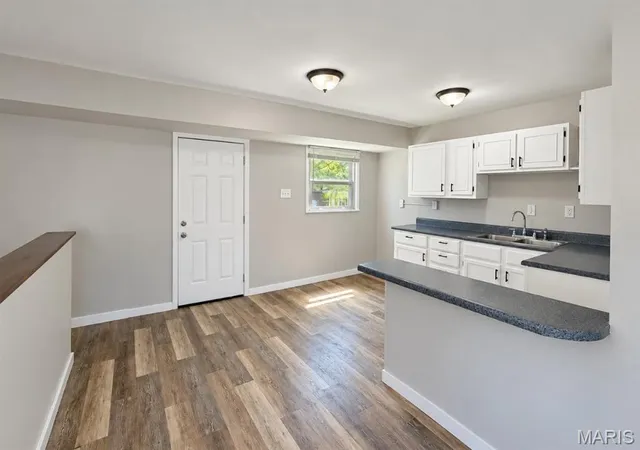 Photo 4 of Single family home for sale at 452 Shepley Dr, Saint Louis, MO 63137 | MLS# MIS26060010 | Listing updated on 2026-09-18