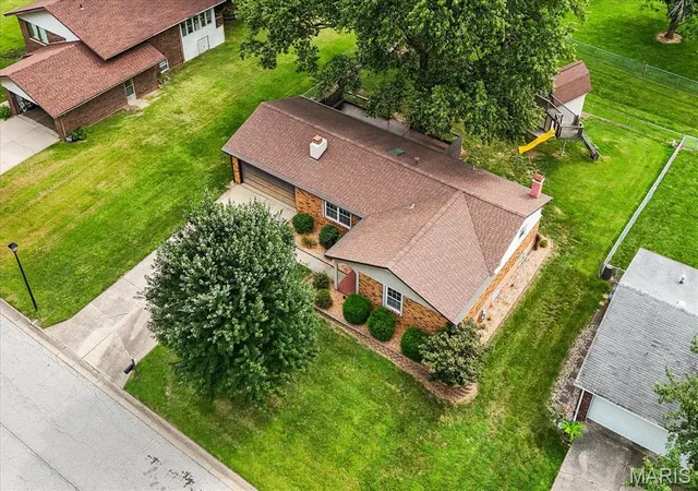 Photo 3 of Single family home for sale at 104 San Mateo Dr, Belleville, IL 62221 | MLS# MIS26060012 | Listing updated on 2026-09-24