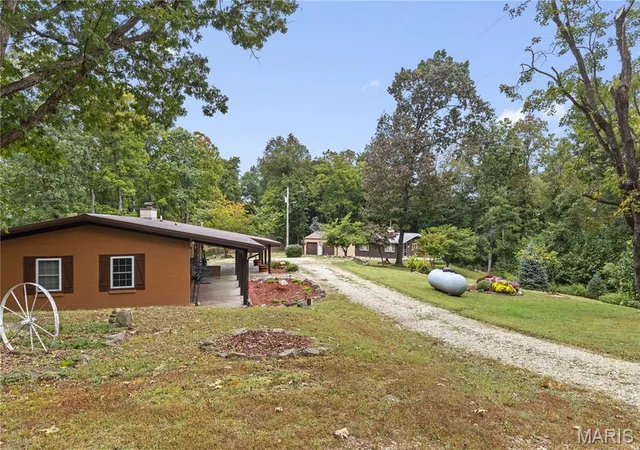 Photo 3 of Single family home for sale at 1521 W Highway 100, Hermann, MO 65041 | MLS# MIS26060017 | Listing updated on 2026-10-09