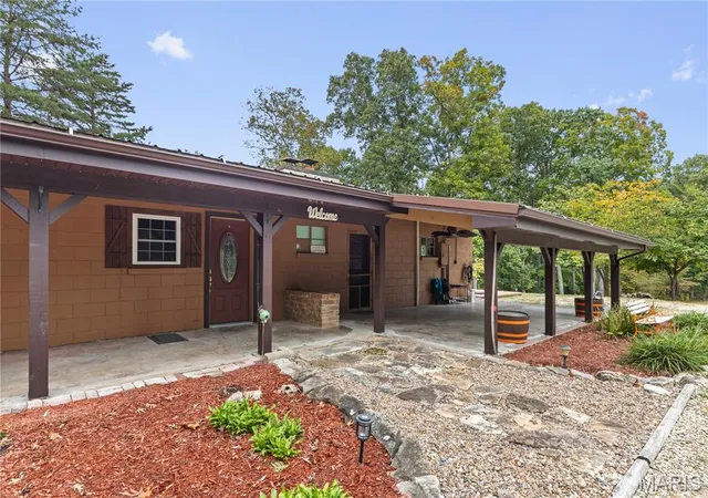 Photo 4 of Single family home for sale at 1521 W Highway 100, Hermann, MO 65041 | MLS# MIS26060017 | Listing updated on 2026-10-09