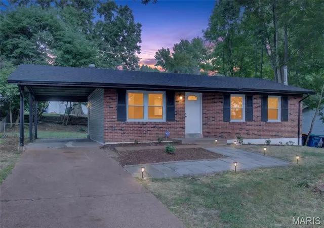 Single family home for sale at 10418 Quaker Dr, Saint Louis, MO 63136 | MLS# MIS26060021