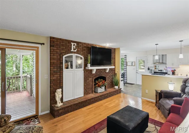 Photo 4 of Single family home for sale at 116 Lotus Dr, Edwardsville, IL 62025 | MLS# MIS26060031 | Listing updated on 2026-10-07