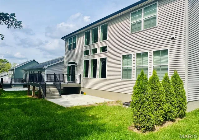 Photo 2 of Single family home for sale at 535 Ryehill Dr, Saint Peters, MO 63376 | MLS# MIS26060034 | Listing updated on 2026-10-09
