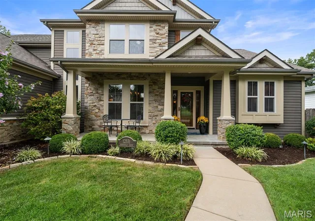 Photo 3 of Single family home for sale at 12531 Ridgefield Dr, Saint Louis, MO 63131 | MLS# MIS26060042 | Listing updated on 2026-10-04
