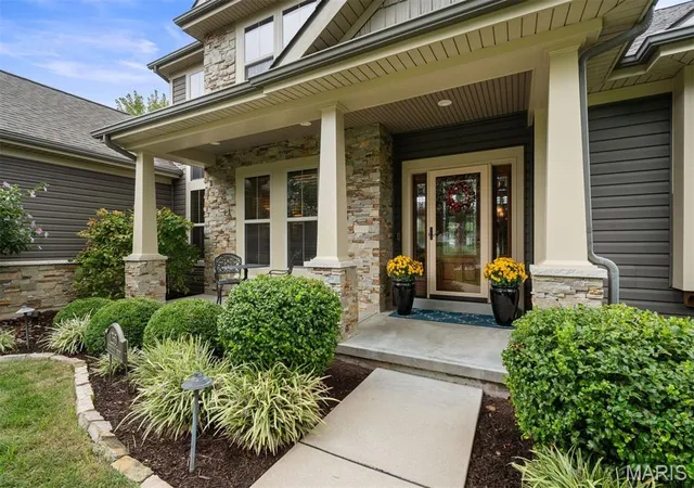 Photo 3 of Single family home for sale at 12531 Ridgefield Dr, Saint Louis, MO 63131 | MLS# MIS26060042 | Listing updated on 2026-10-04