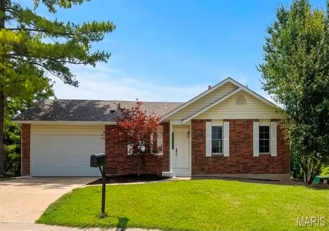 Photo 1 of Single family home for sale at 1068 Apricot Dr, Saint Charles, MO 63301 | MLS# MIS26060043 | Listing updated on 2026-09-20