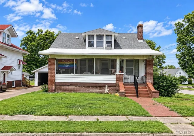 Photo 1 of Single family home for sale at 500 W Sloan, Harrisburg, IL 62946 | MLS# MIS26060051 | Listing updated on 2026-09-25