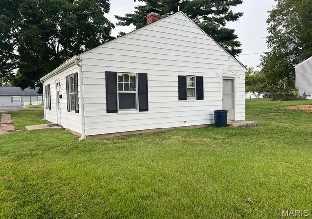 Photo 2 of Single family home for sale at 501 Sherman St, Belleville, IL 62221 | MLS# MIS26060052 | Listing updated on 2026-10-19