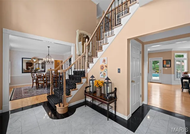 Photo 3 of Sale Pending at 23 Bopp Ln, Saint Louis, MO 63131 | MLS# MIS26060056 | Listing updated on 2026-09-27