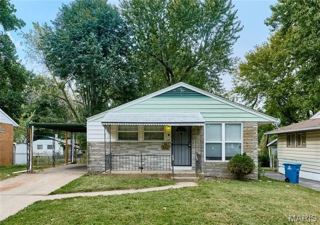 Photo 1 of Single family home for sale at 114 Monteith Cir, Saint Louis, MO 63137 | MLS# MIS26060059 | Listing updated on 2026-09-18