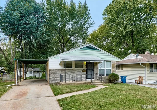 Photo 1 of Single family home for sale at 114 Monteith Cir, Saint Louis, MO 63137 | MLS# MIS26060059 | Listing updated on 2026-10-07