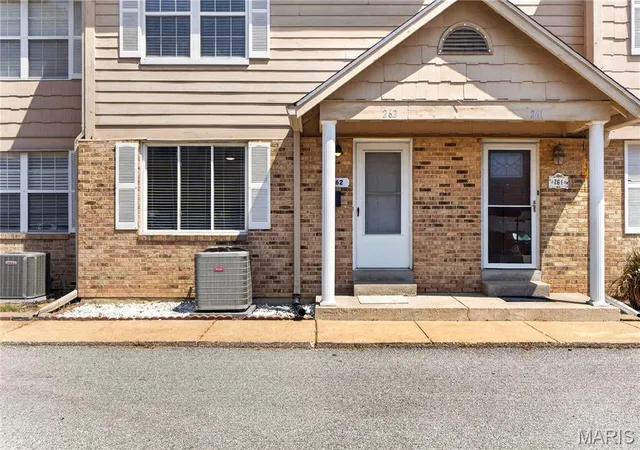 Photo 2 of Condo for sale at 262 Carmel Woods Dr, Ellisville, MO 63021 | MLS# MIS26060064 | Listing updated on 2026-09-30