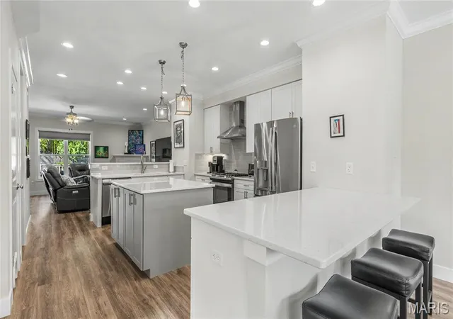 Photo 4 of Townhouse for sale at 7729 Dale Ave, Saint Louis, MO 63117 | MLS# MIS26060067 | Listing updated on 2026-09-18