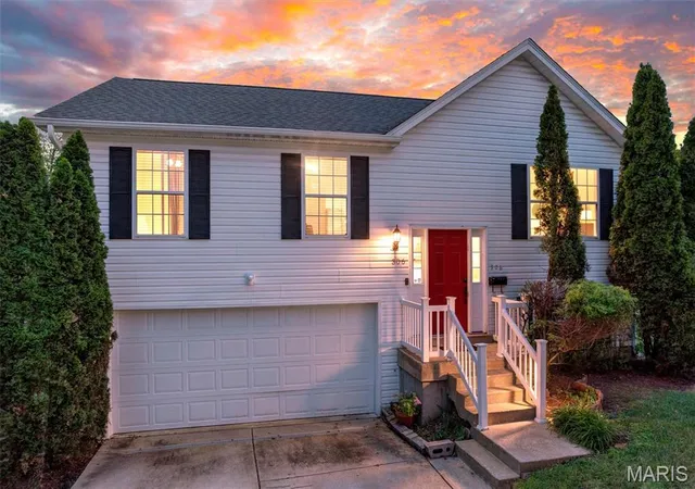 Photo 1 of Sale Pending at 306 Chicago St, Saint Louis, MO 63122 | MLS# MIS26060078 | Listing updated on 2026-09-28