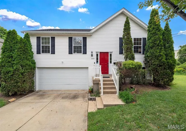 Photo 2 of Sale Pending at 306 Chicago St, Saint Louis, MO 63122 | MLS# MIS26060078 | Listing updated on 2026-09-28