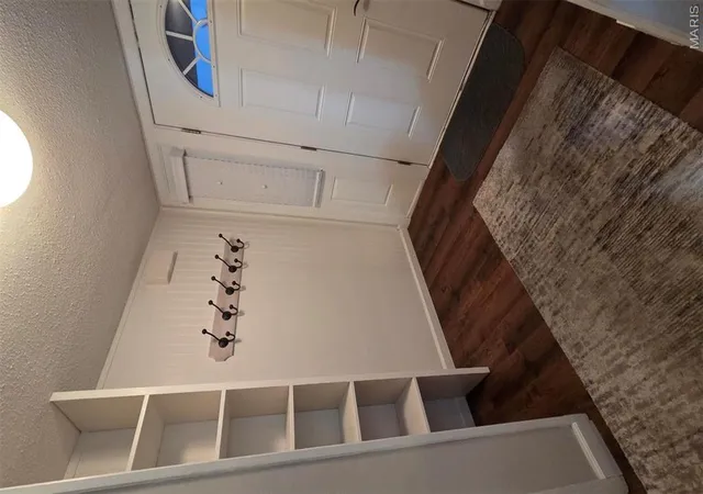 Listing Photo 2 - Condo for sale in building located at 12861 Town And Four Dr, Saint Louis, MO 63141 - Unit #12861
