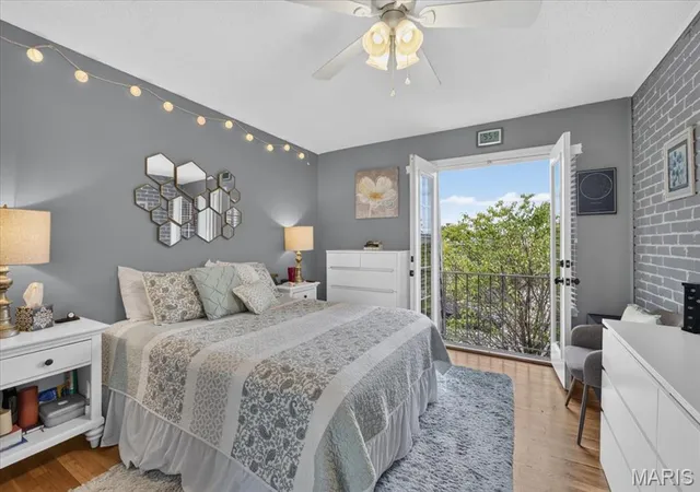Listing Photo 1 - Condo for sale in building located at 12861 Town And Four Dr, Saint Louis, MO 63141 - Unit #12861