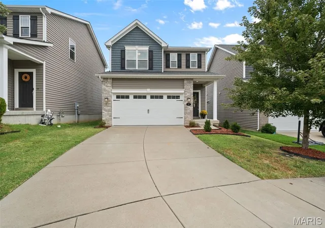 Photo 1 of Single family home for sale at 17 Rydal Pl, Saint Charles, MO 63303 | MLS# MIS26060085 | Listing updated on 2026-10-04
