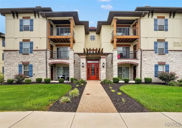 Photo 2 of Condo for sale at 232 Bordeaux Way, Saint Peters, MO 63376 | MLS# MIS26060087 | Listing updated on 2026-10-07