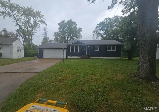 Photo 1 of Single family home for sale at 9360 Laramie Dr, Saint Louis, MO 63137 | MLS# MIS26060096 | Listing updated on 2026-10-16