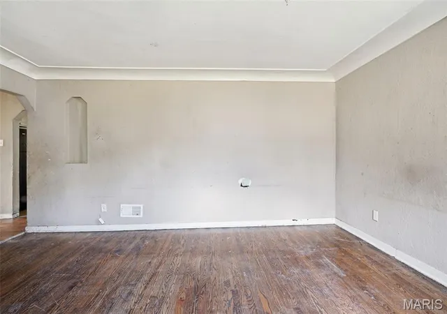 Photo 2 of Single family home for sale at 321 Atwater Ave, Saint Louis, MO 63135 | MLS# MIS26060098 | Listing updated on 2026-09-21