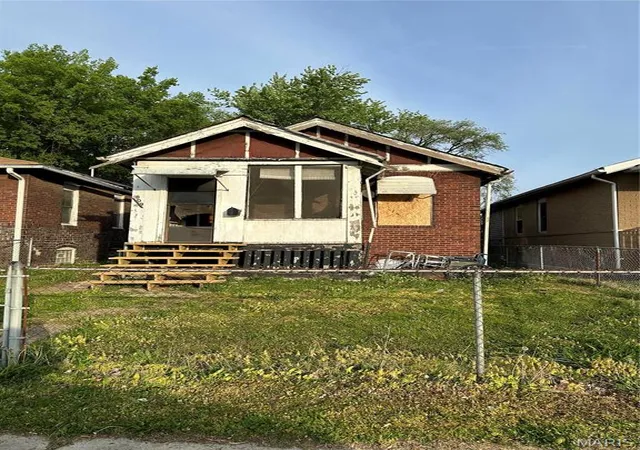 Photo 1 of Single family home for sale at 809 N 23 Road, East Saint Louis, IL 62205 | MLS# MIS26060107 | Listing updated on 2026-09-19
