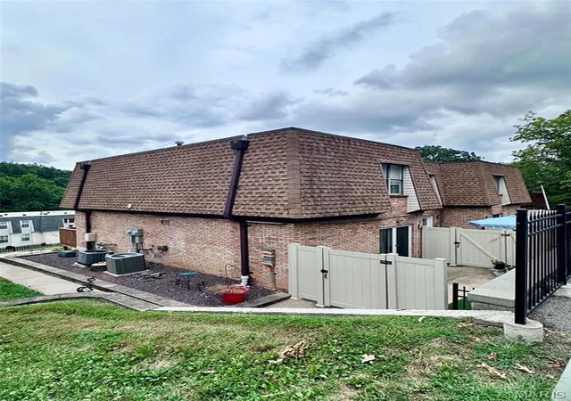 Photo 2 of Condo for sale at 2755 Blackforest Dr, Saint Louis, MO 63129 | MLS# MIS26060111 | Listing updated on 2026-10-02
