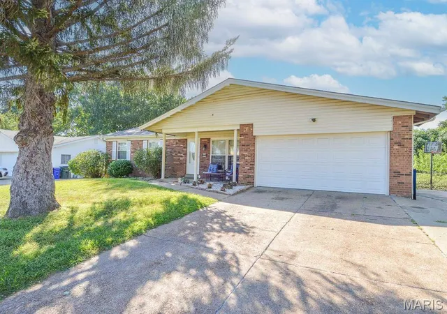 Photo 1 of Single family home for sale at 4044 Avery Ln, Bridgeton, MO 63044 | MLS# MIS26060117 | Listing updated on 2026-10-05