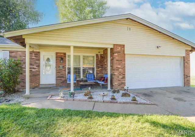 Photo 2 of Single family home for sale at 4044 Avery Ln, Bridgeton, MO 63044 | MLS# MIS26060117 | Listing updated on 2026-10-05