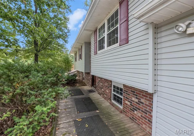 Photo 2 of Single family home for sale at 2219 Ridge Rd, Jackson, MO 63755 | MLS# MIS26060126 | Listing updated on 2026-09-25