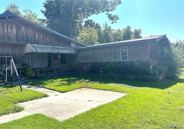 Photo 3 of Single family home for sale at 1008 N Mulberry St, Dexter, MO 63841 | MLS# MIS26060128 | Listing updated on 2026-10-26