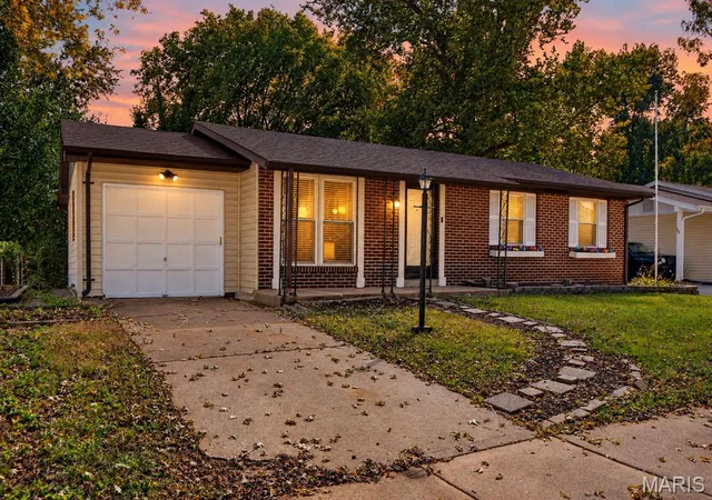 Photo 1 of Sale Pending at 2942 Chance Dr, Florissant, MO 63031 | MLS# MIS26060130 | Listing updated on 2026-10-17