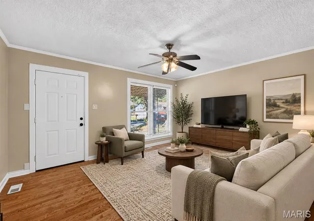 Photo 2 of Sale Pending at 2942 Chance Dr, Florissant, MO 63031 | MLS# MIS26060130 | Listing updated on 2026-10-17