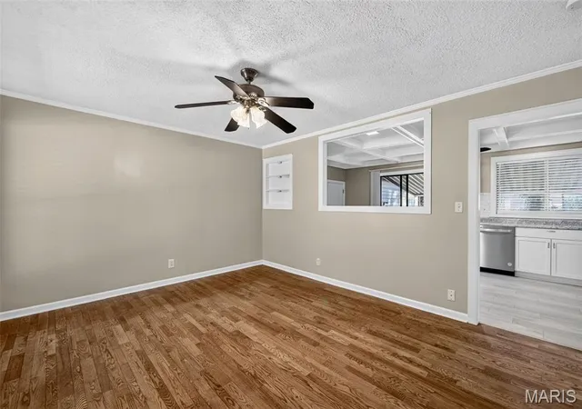 Photo 3 of Sale Pending at 2942 Chance Dr, Florissant, MO 63031 | MLS# MIS26060130 | Listing updated on 2026-10-17
