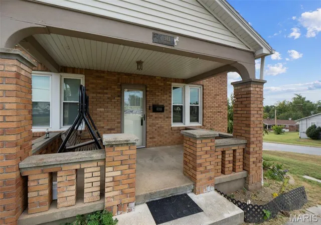 Photo 3 of Single family home for sale at 513 E Sainte Marie St, Perryville, MO 63775 | MLS# MIS26060136 | Listing updated on 2026-10-06